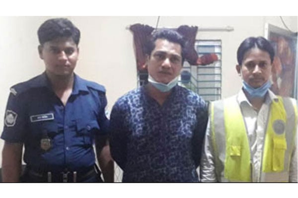 যশোরে ফেনসিডিলসহ 
আইনজীবী আটক
