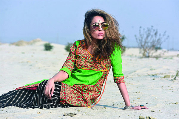 রোদেও প্রাণবন্ত