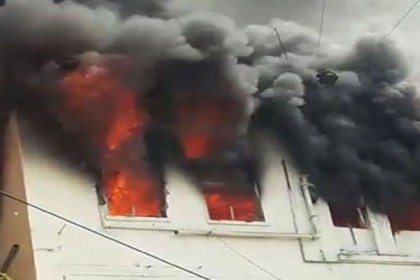 কলকাতায় বহুতল ভবনে ভয়াবহ অগ্নিকাণ্ড