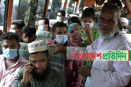 বরিশালে গণপরিবহনে মানা হচ্ছে না সরকারি নির্দেশনা