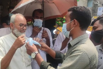 টাঙ্গাইলে ছাত্রলীগের জনসচেতনতামূলক ক্যাম্পেইন ও মাস্ক বিতরণ