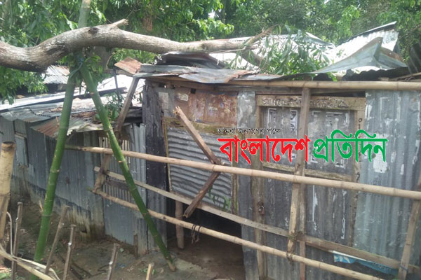 মৌলভীবাজারে কালবৈশাখী ঝড়ে শতাধিক ঘর লণ্ডভণ্ড 