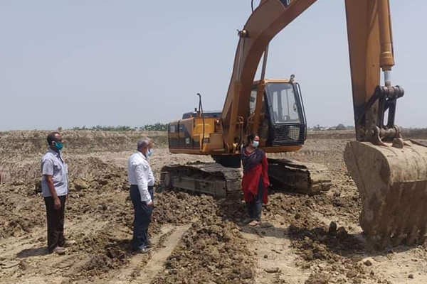 নাটোরে পুকুর খনন করায় দুইজনকে এক লাখ টাকা জরিমানা