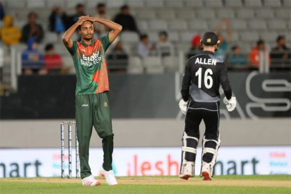 টি-টোয়েন্টিতেও হোয়াইটওয়াশ হলো টাইগাররা