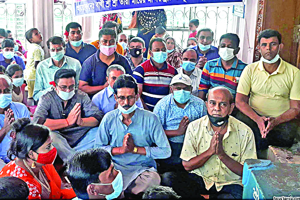 মন্দিরে বিশেষ প্রার্থনা