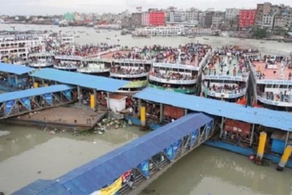 দুই ঘণ্টা বন্ধ ছিল সদরঘাটে লঞ্চ চলাচল 