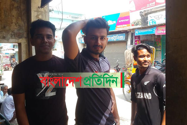 লকডাউন শুরু হলেও চাঁপাইনবাবগঞ্জে মানা হচ্ছে না নির্দেশনা