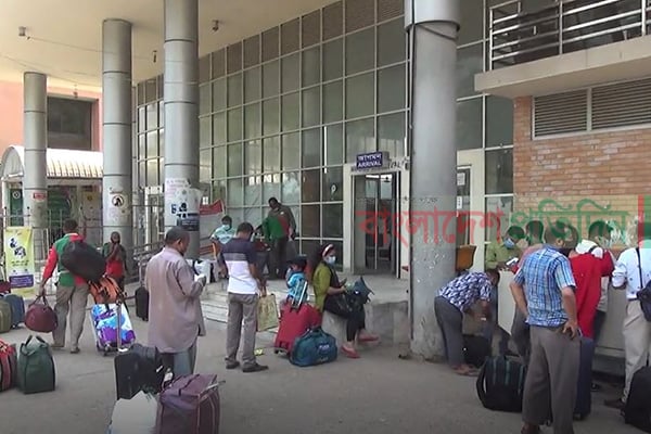 লকডাউনে বেনাপোলে আটকা ৪ শতাধিক পাসপোর্ট যাত্রী