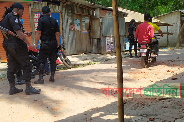 নলছিটিতে দুই মেম্বর প্রার্থীর সমর্থকদের মধ্যে সংঘর্ষ, আহত ১১
