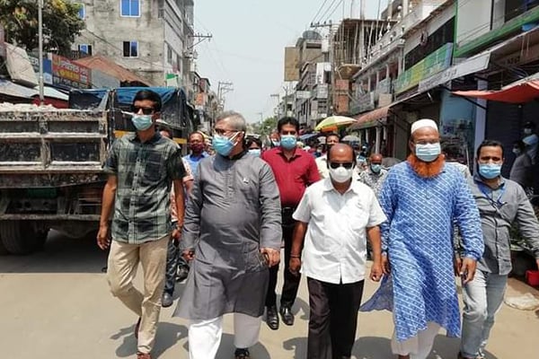 ধামরাইয়ে করোনা সচেতনতায় মাঠে মেয়র