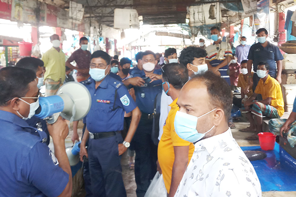 কুড়িগ্রামে লকডাউন কার্যকর করতে তৎপর প্রশাসন