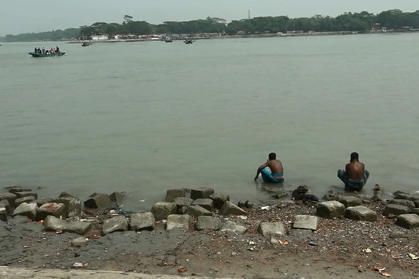 বরিশালের নদ-নদীতে ঢুকে পড়েছে সামুদ্রিক লবণাক্ত পানি
