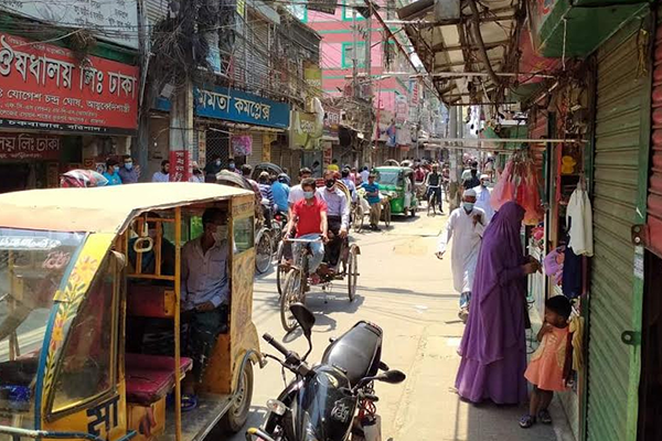 বরিশালে ঢিলেঢালা প্রথম দিনের লকডাউন