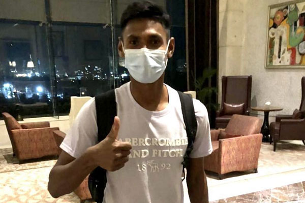 ভারতে মুস্তাফিজ, চাইলেন দোয়া 

