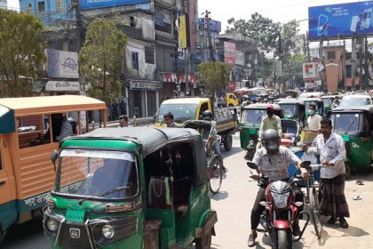 লকডাউনের প্রথম দিনে সিলেটে ভিন্ন চিত্র
