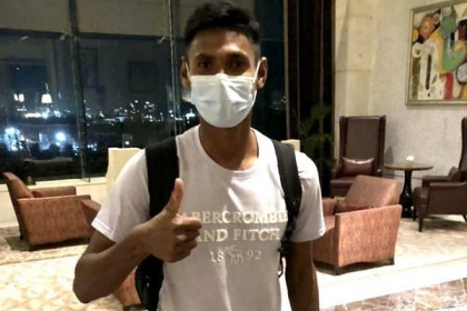 ভারতে মুস্তাফিজ, চাইলেন দোয়া 

