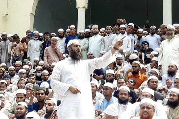 আল্লামা মামুনুল হকসহ হেফাজতের ১৭ নেতাকর্মীর বিরুদ্ধে মামলা