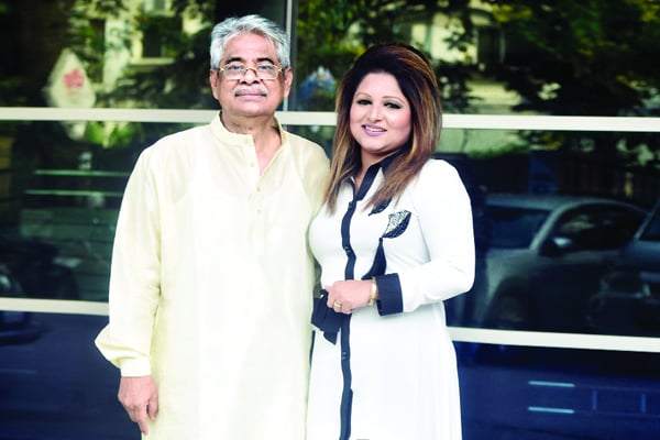 বাবার লেখা নতুন চলচ্চিত্রের গানে কণ্ঠ দিলেন দিঠি চৌধুরী