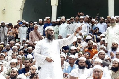 আল্লামা মামুনুল হকসহ হেফাজতের ১৭ নেতাকর্মীর বিরুদ্ধে মামলা