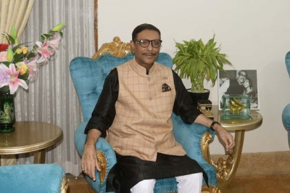 এই মুহূর্তে সরকারের দুই চ্যালেঞ্জ

