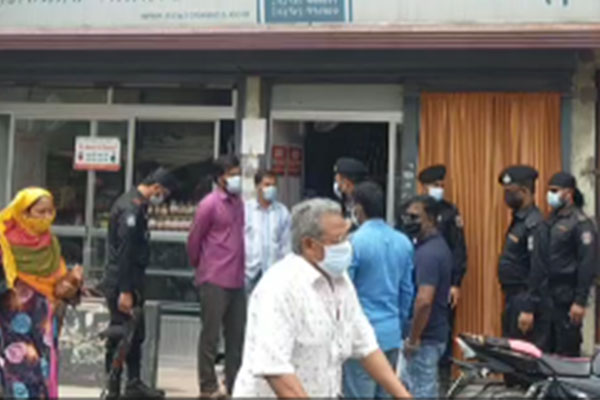 চাঁপাইনবাবগঞ্জে নিষেধাজ্ঞা অমান্য করায় জরিমানা