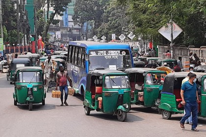 সিলেটে চলছে গণপরিবহন