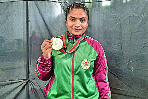 ভারোত্তোলনে নিজের রেকর্ড ভাঙলেন
