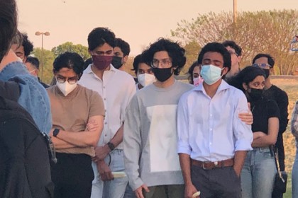 যুক্তরাষ্ট্রে খুন হওয়া সেই বাংলাদেশি পরিবারের সদস্যদের স্মরণে মোমবাতি প্রজ্জ্বলন