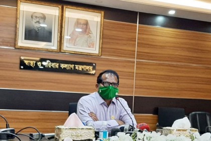 করোনা রোগীদের সেবায় ঢাকায় ৭০০-৮০০ বেড বাড়ানোর চেষ্টা চলছে: স্বাস্থ্যসচিব

