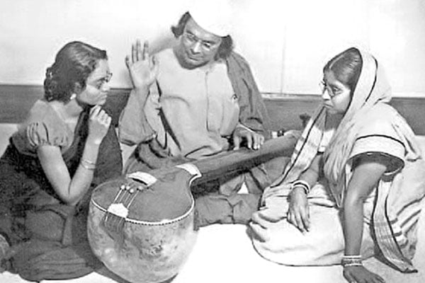 বিদেশি সুর প্রভাবিত নজরুলসংগীত
