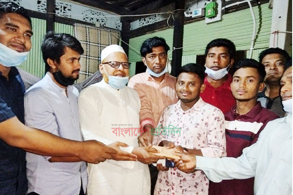 মেডিকেলে সুযোগ পাওয়া জমজ সহোদরকে শুভেচ্ছা উপহার