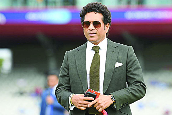 হাসপাতাল ছেড়ে বাসায় টেন্ডুলকার
