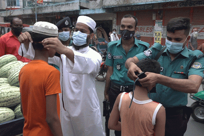 লকডাউন বাস্তবায়নে বরিশালে ভ্রাম্যমাণ আদালত পরিচালনা