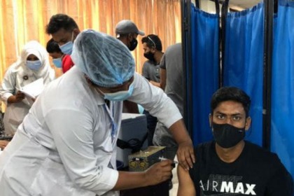 করোনা: দ্বিতীয় ডোজের টিকা নিলেন ক্রিকেটাররা