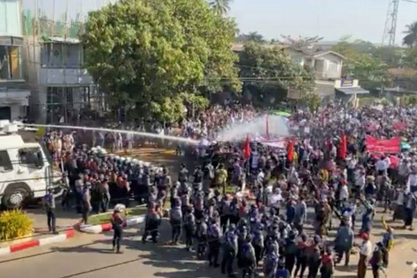 মিয়ানমারে একদিনে এক শহরেই ৮০ জনের বেশি নিহত

