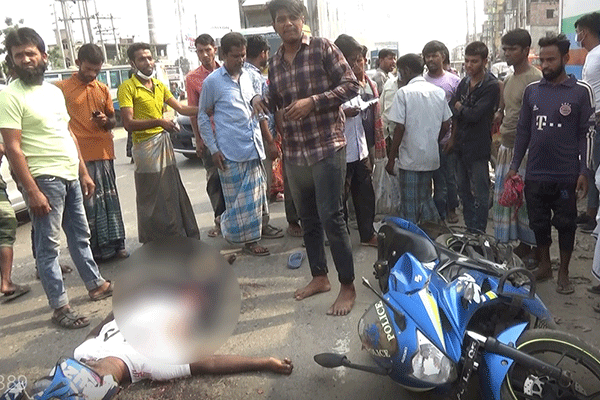 নরসিংদীতে ক্যাভার্ডভ্যান চাপায় পুলিশ সদস্যের মৃত্যু