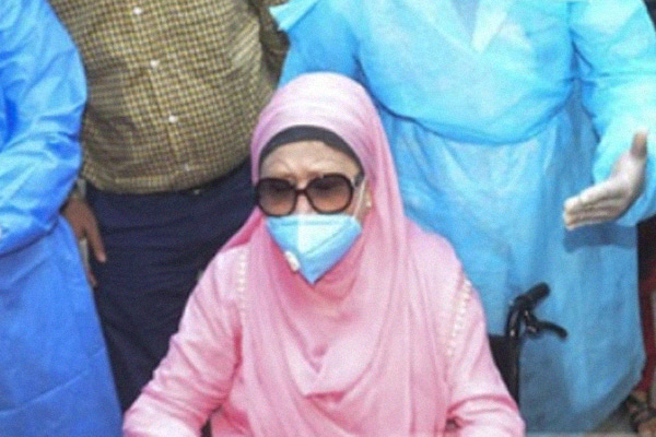 করোনা আক্রান্ত খালেদা জিয়ার জন্য আইসিইউসহ কেবিন বুকিং