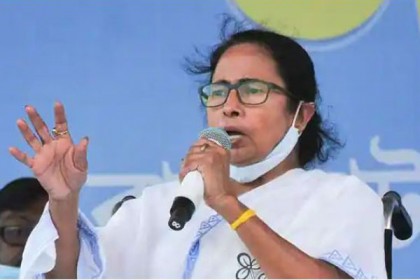 প্রচারে নিষেধাজ্ঞার প্রতিবাদ, যা বললেন মমতা 

