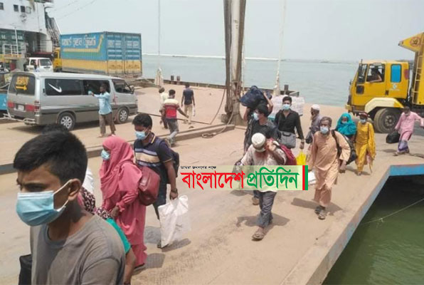 দৌলতদিয়া ফেরিঘাটে আটকা শত শত যানবাহন

