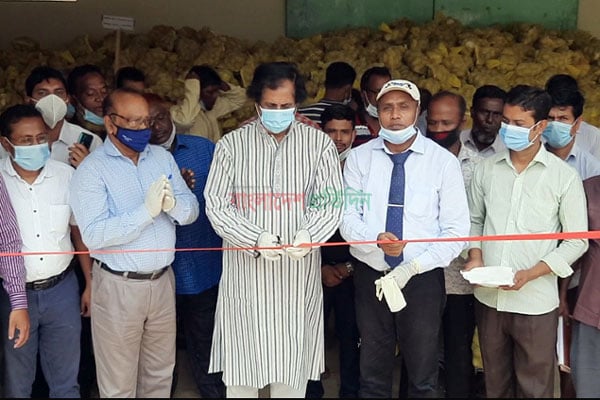 'করোনা থেকে বাঁচতে হলে প্রধানমন্ত্রীর ১৮ দফা মানতে হবে'