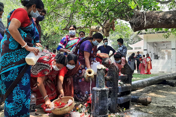 পাবনায় চড়ক পূজা 