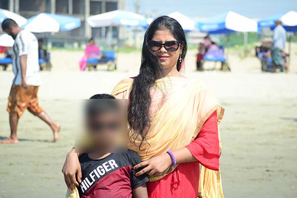 পরকীয়া প্রেমের প্রতিবাদ করায় গৃহবধূকে হত্যার অভিযোগ