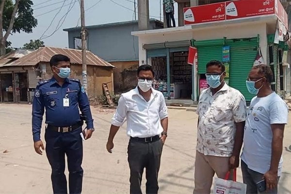 
আলফাডাঙ্গায় লকডাউন অমান্য করায় জরিমানা