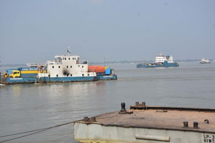 পণ্য পরিবহনে রাতে দৌলতদিয়া-পাটুরিয়া নৌরুটে ফেরি চলবে