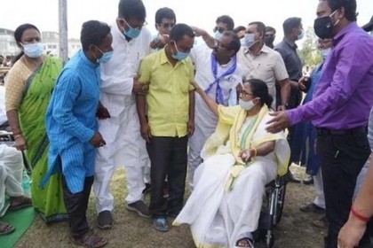 নির্বাচনী সহিংসতায় নিহতদের পরিবারকে বিচারের আশ্বাস মমতার