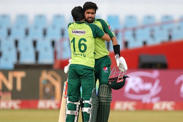 বাবর-রিজওয়ানের ব্যাটে উড়ে গেলো দক্ষিণ আফ্রিকা