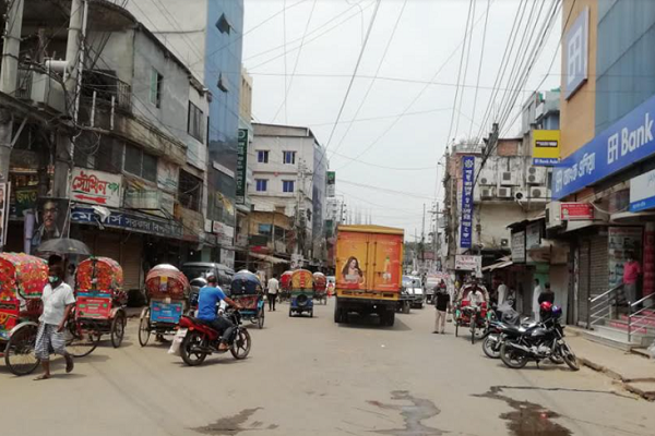 ফরিদপুরে লকডাউনের দ্বিতীয় দিনে ঢিলেঢালা ভাব