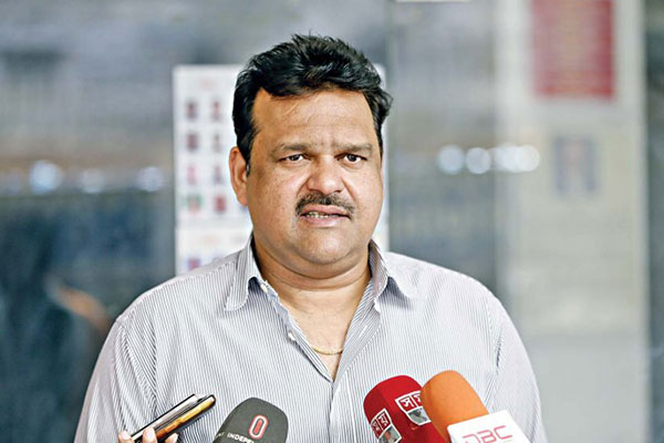 করোনা আক্রান্ত আকরামকে হাসপাতালে ভর্তি 