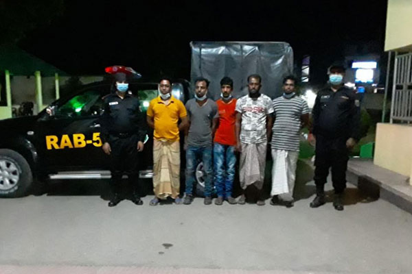 পর্নো ভিডিও সংরক্ষণ ও সরবরাহের দায়ে গ্রেফতার ৫

