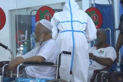 মাঝ রাতে আশঙ্কাজনক অবস্থায় হাসপাতালে আসছেন রোগীরা